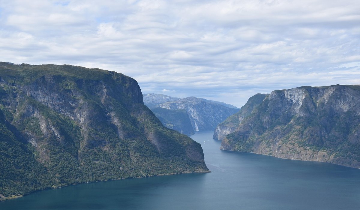 Understanding Ferry Timetables Across the Fjords